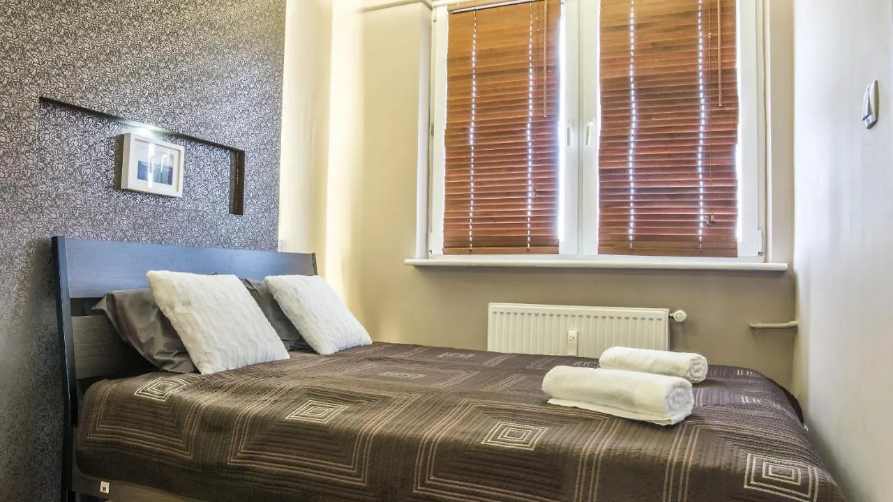 Apartament Dla 4 Osob Z Jedna Sypialnia I Miejscem Do Pracy Zdalnej W Sopocie By Noclegi Renters ソポト