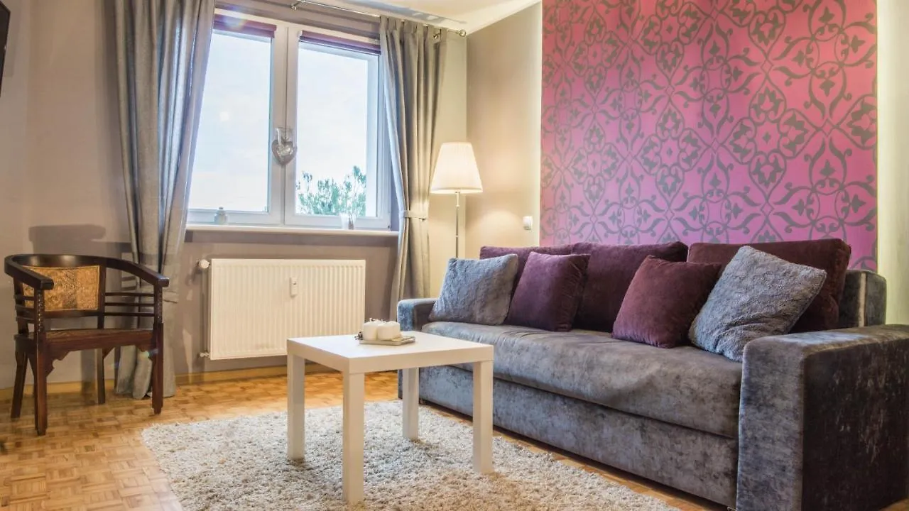 Apartament Dla 4 Osob Z Jedna Sypialnia I Miejscem Do Pracy Zdalnej W Sopocie By Noclegi Renters Sopot