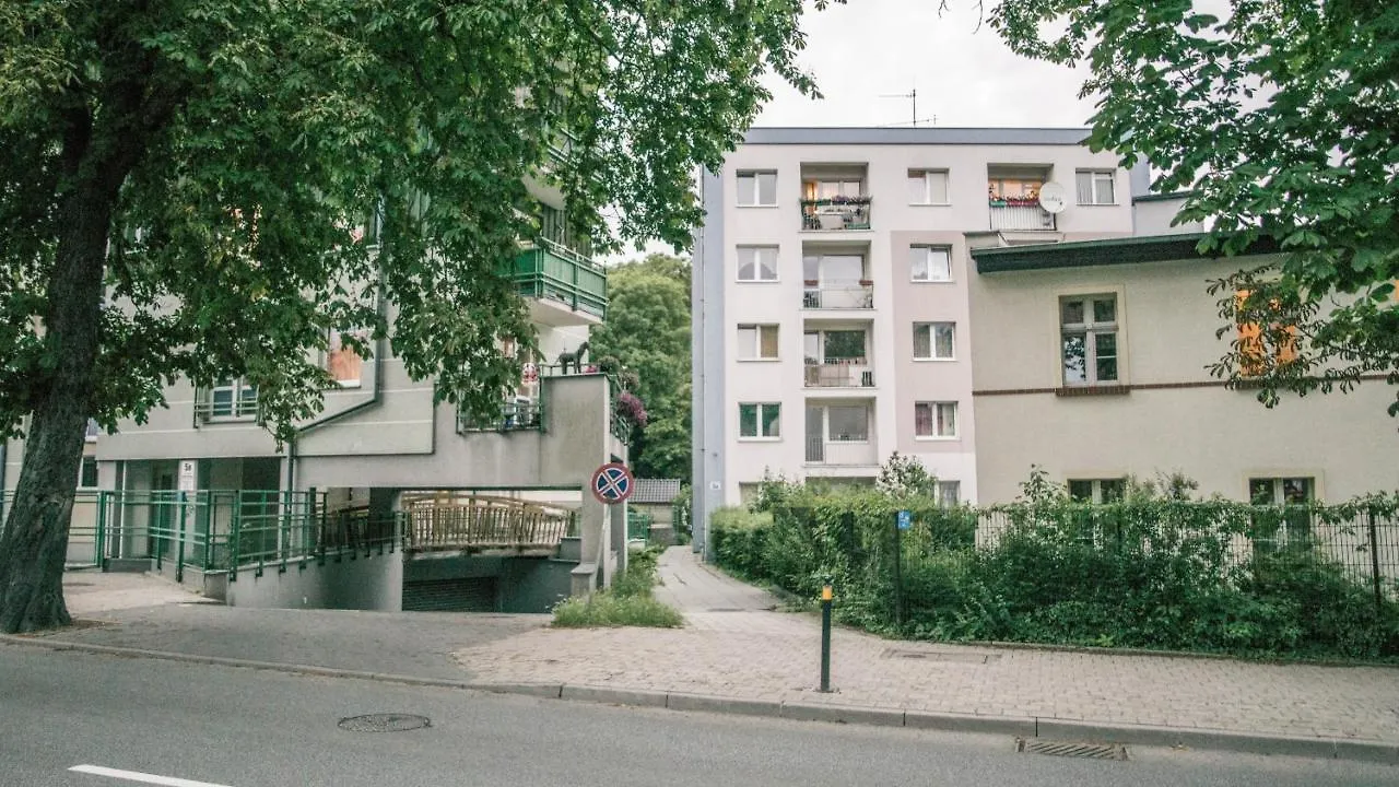 Apartament Dla 4 Osob Z Jedna Sypialnia I Miejscem Do Pracy Zdalnej W Sopocie By Noclegi Renters ソポト アパート